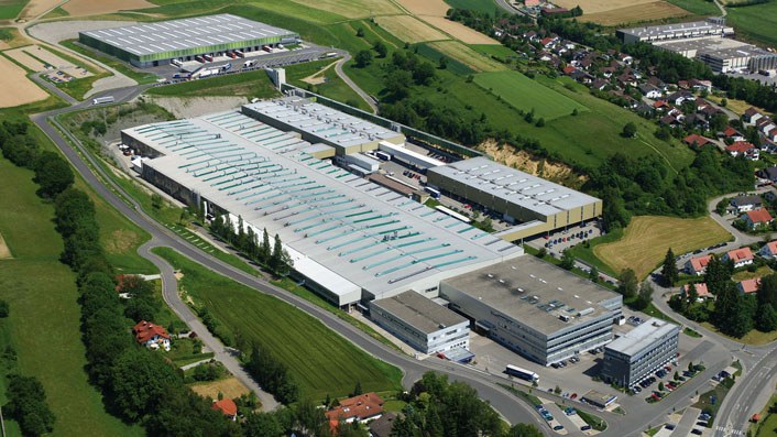 Современный корпус завода Liebherr в городе Оксенхаузен